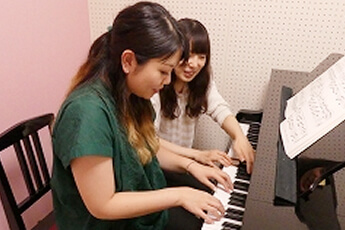 弾き語りレッスンの様子