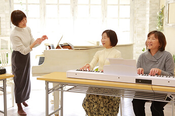 鍵盤アンサンブルレッスンの様子