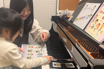 プレピアノレッスンの様子